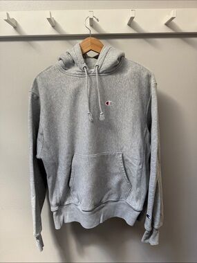 Champion Light Gray Pullover Hoodie with Small Logo